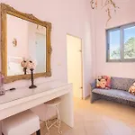 Spacious By The Sea * Pefkali