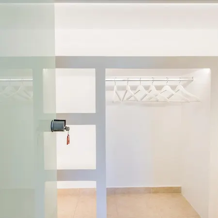 Spacious By The Sea Villa *