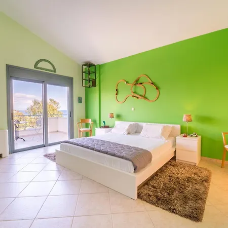 Spacious By The Sea Pefkali