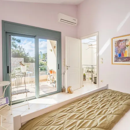 Spacious By The Sea Villa