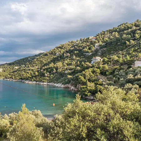 Villa Spacious By The Sea *