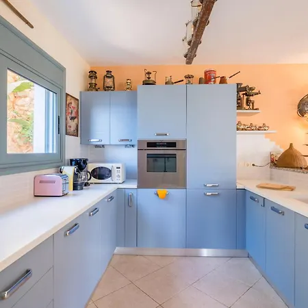 Spacious By The Sea