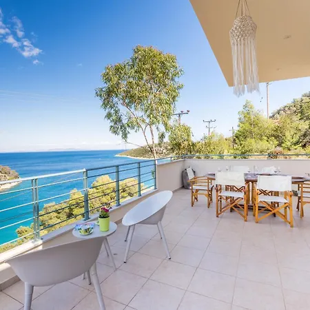 Spacious By The Sea Vila Pefkali