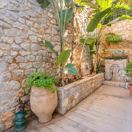 Spacious By The Sea Villa *