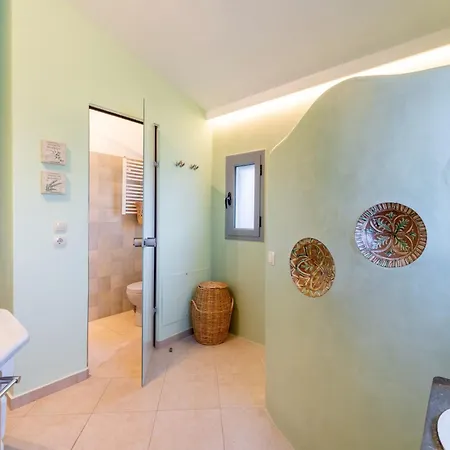 Villa Spacious By The Sea Pefkali