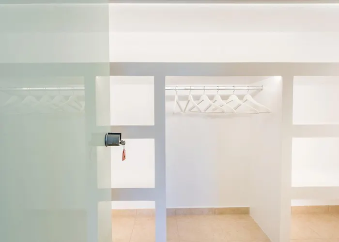 Spacious By The Sea Villa *