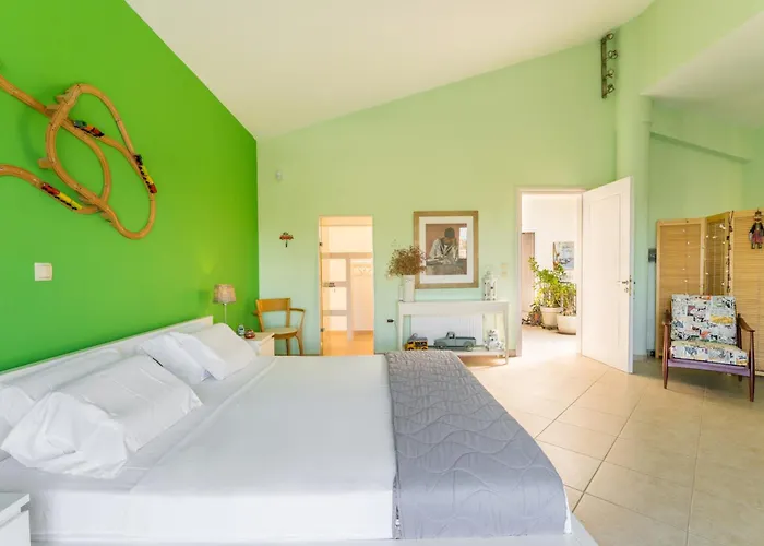 Villa Spacious By The Sea Pefkali