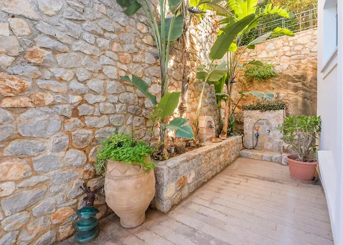 Spacious By The Sea Villa *