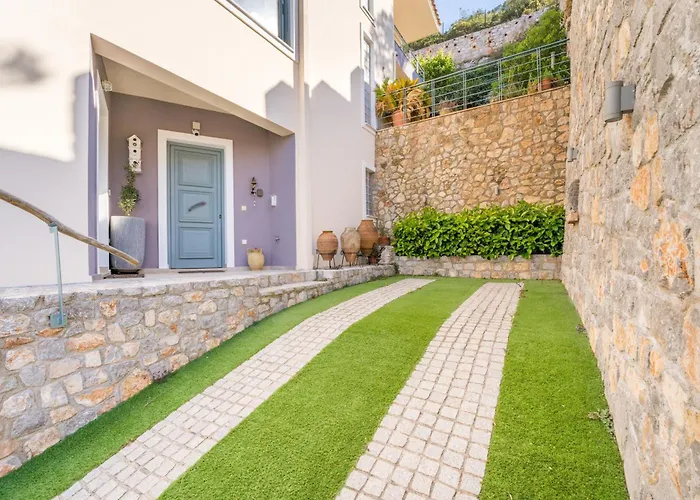 Villa Spacious By The Sea *